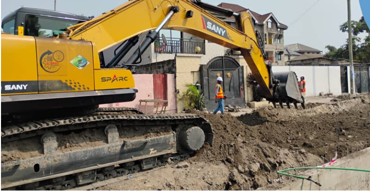 Travaux de Réhabilitation des Voiries Structurantes et des Caniveaux de Drainage des Eaux Pluviales Dans Le Quartier Salongo dans La Commune de Limete.