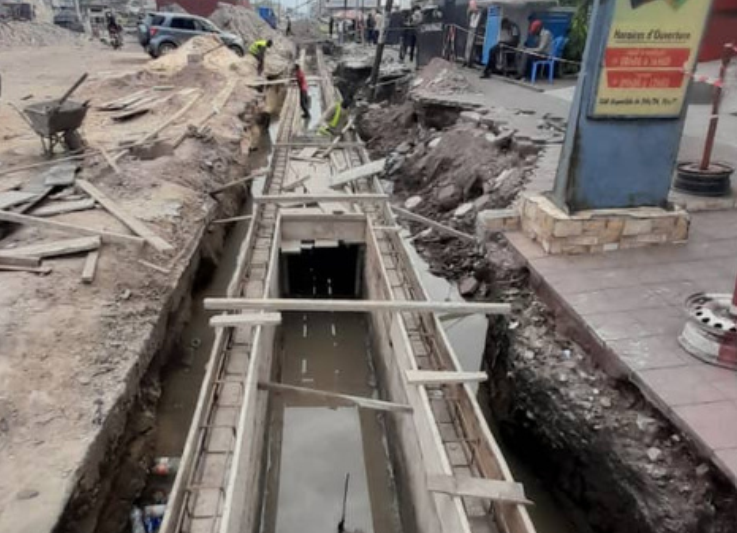Travaux de Réhabilitation en Chaussée Rigide de La Voirie Urbaine: Avenues Itimbiri et Gambela d’une Longuer Totale de 2,4 km