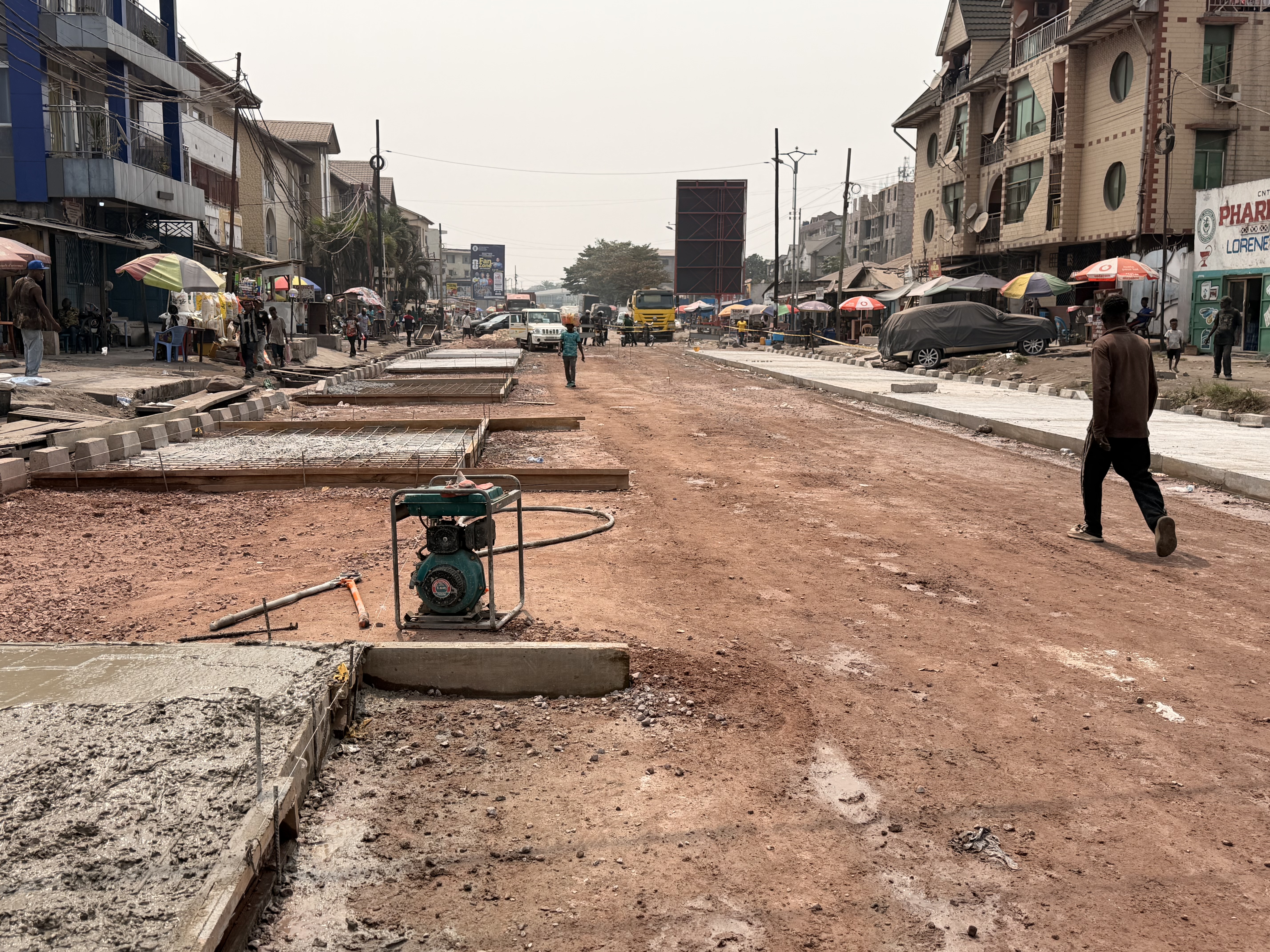 Travaux de Réhabilitation en Chaussée Rigide de La Voirie Urbaine: Avenues Itimbiri et Gambela d’une Longuer Totale de 2,4 km